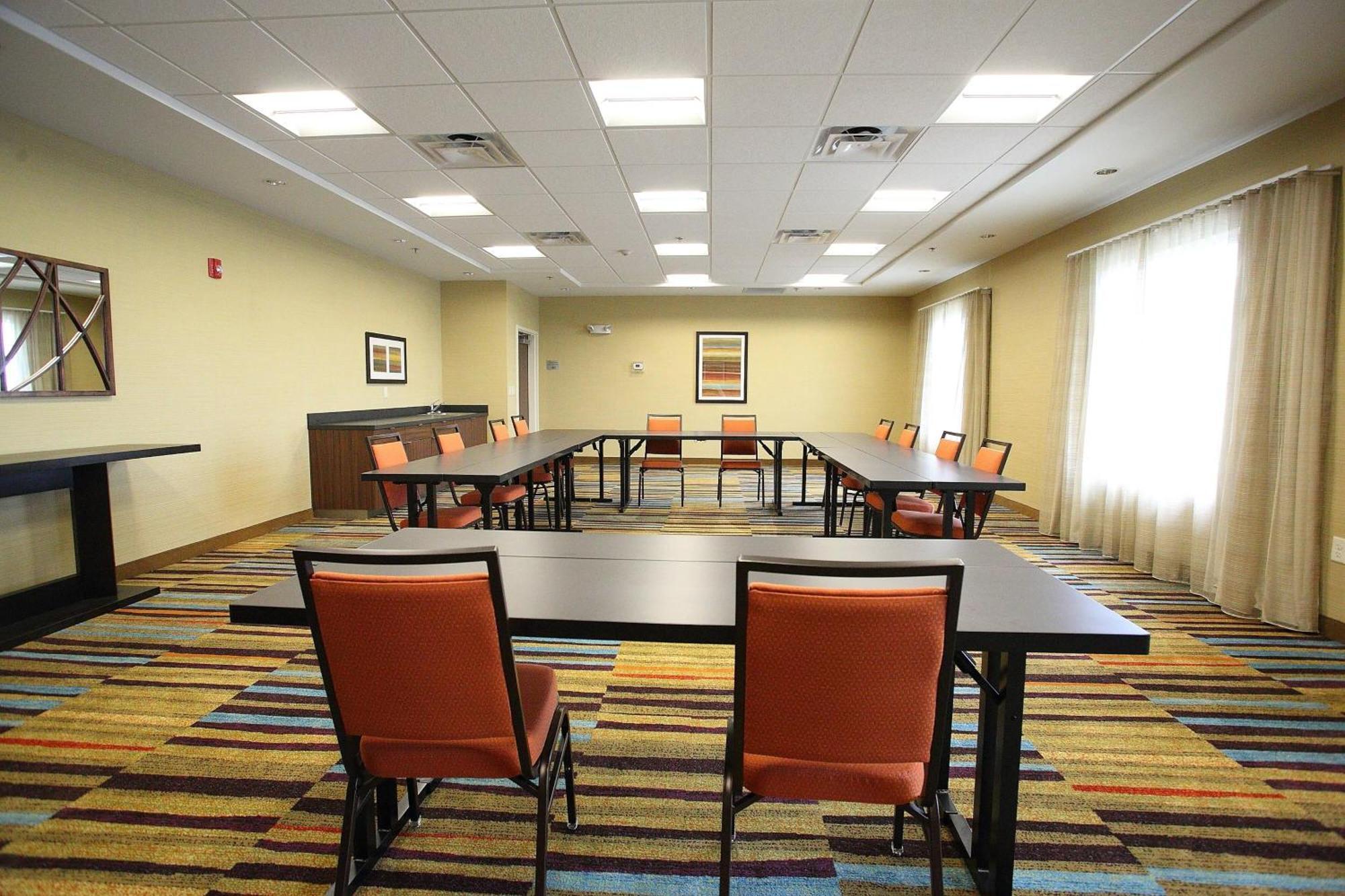 Fairfield Inn & Suites By Marriott East Grand Forks Екстер'єр фото